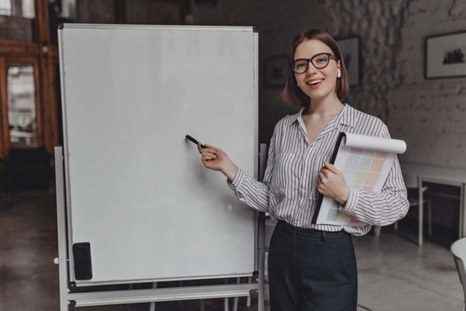 Diagrammes et schémas illustrant les étapes d'apprentissage en gestion financière